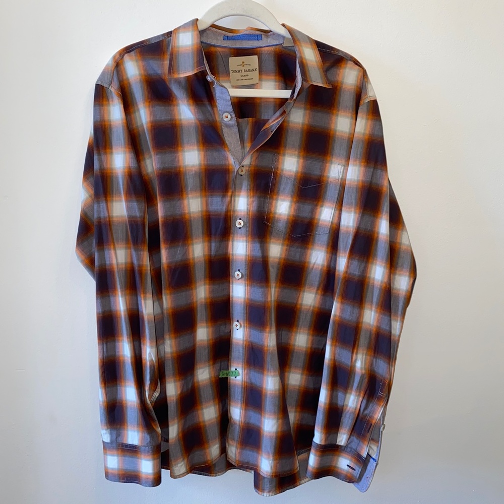 Tommy Bahama Lightweight 100% Cotton long sleeve button down in rich col… - Picture 2 of 7